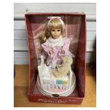 Praying, bedtime figurine, girl