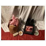 Miscellaneous of decorative trinkets