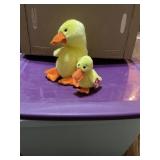 Yellow duck set