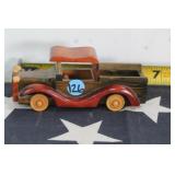 Collectible : Wooden Toy Truck