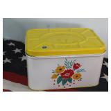 Vintage Metal Bread Box  / Tin