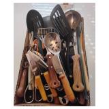 Assorted kitchen utensil lot