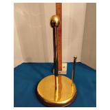 Metal paper towel holder