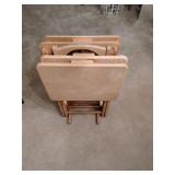 Set of wood tv trays w/ stand