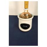 Lidded tea cannister