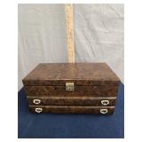 Jewelry box