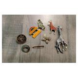 Brooch lot