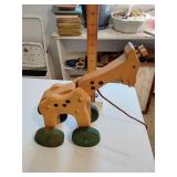 Wooden pull giraffe toy