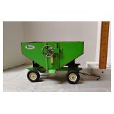Ertl 1:16 scale Huskee gravity wagon