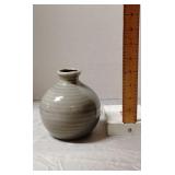 Ceramic decorative vase