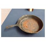 Cast iron #8 frying pan 10.5' round