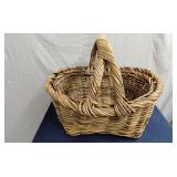 Vtg rustic woven gathering basket