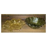 Lot of 2 glass bowls