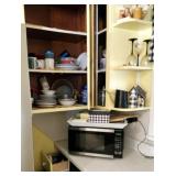 Kitchen Lot of Microwave Wine Glasses Dishes ETC