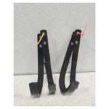 Set of 4 metal hooks with rubber