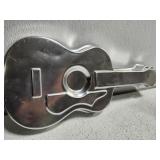 Shapely Cakes Wilton Guitar cake pan