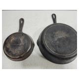 Lot of 2 cast iron skillets