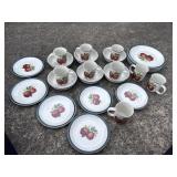 26pc Casuals Dining Set