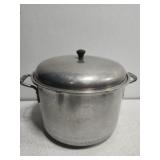 Vintage aluminum WEAR-EVER pot with lid Vintage aluminum WEAR-EVER pot with lid