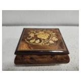 Vintage Swiss music box made by Reuge Vintage Swiss music box made by Reuge