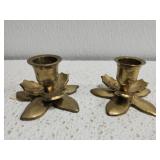 Vintage flower shaped brass candle holder Vintage flower shaped brass candle holder