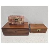 Lot of 3 wood jewlery boxes Lot of 3 wood jewlery boxes