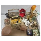 Lot of vintage & antique trinket costume jury Lot of vintage & antique trinket costume jury