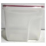 Sterilite plastic container