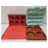 Lot of silicone kitchen baking items