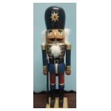 Soldier nut cracker