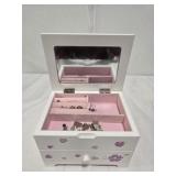 Jewlery box with jewlery