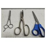 Lot of 3 scissors