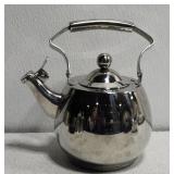 Well equipped kitchen Stainless steel tea pot