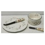 Pfaltzgraff Winterberry cheese tray & dip set