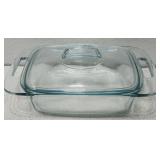 2Qt. Pyrex dish with lid