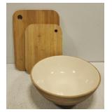 Lot wooden cutting boards and bowl