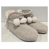 XL oatmeal Muk Luks womens slippers