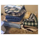 Lot of electrical blankets