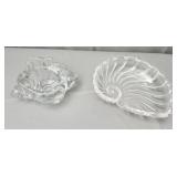 Lot of 2 glass seashell decor