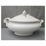 Oscar De La Renta fine china oval covered