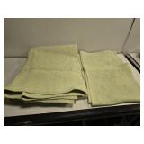 Machine made quilt blanket and pillow cases