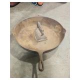 14 inch cast iron skillet w cast iron