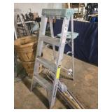 4ft tall aluminum ladder
