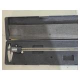 Electronic digital caliper