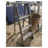4ft wood ladder