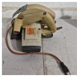 Black & decker 7 1/4 in circular saw SEE DESC