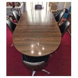 Beautiful mid century modern table & 6 chairs