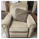 Reclining chair w pillow