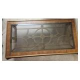 Sooden coffee table w glass top