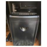 Amazon basics paper shredder